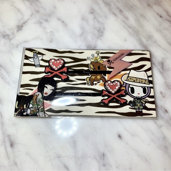 Tokidoki Red Crossbones Logo Enamel Crystal Hair Clips - Picture 1 of 7